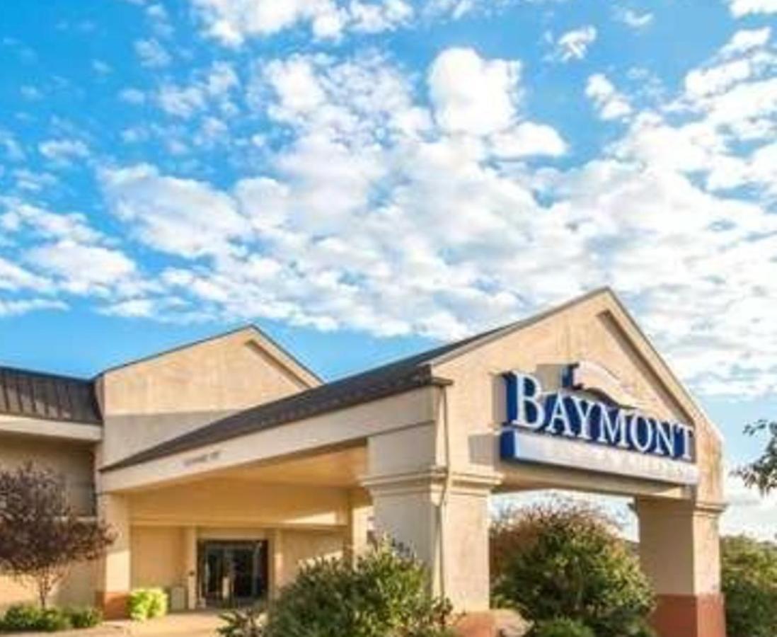 Baymont By Wyndham Topeka Buitenkant foto